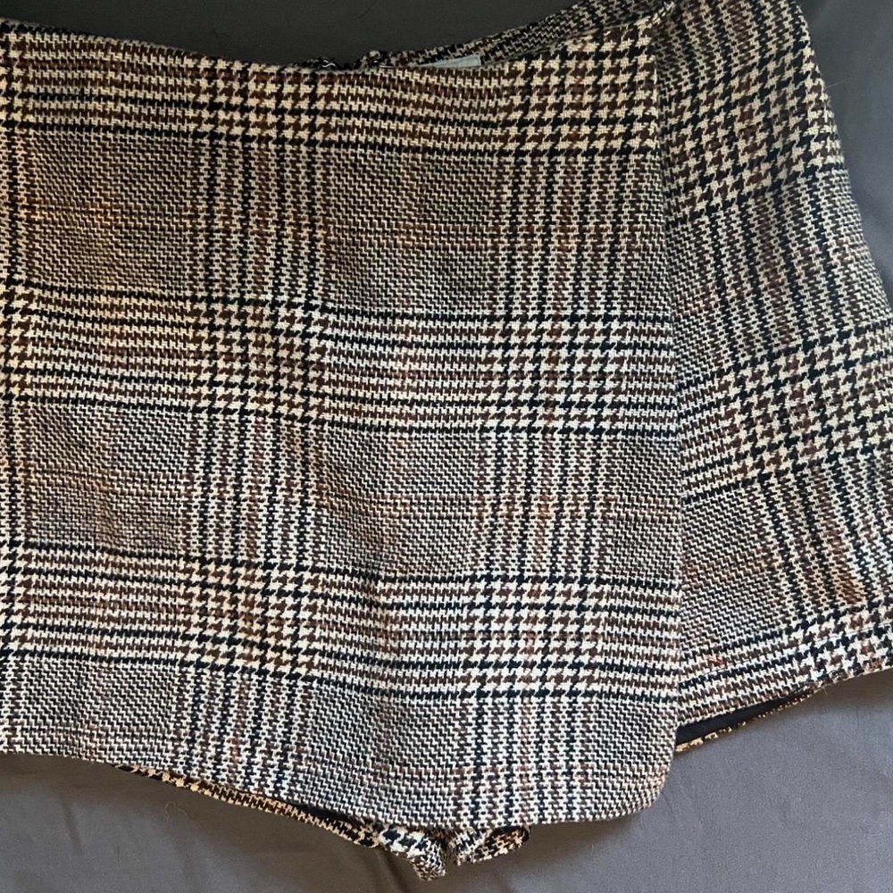 Black and White Skorts with Tailored Checkered Design